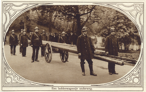 300988 Afbeelding van een ladderwagentje van de Utrechtse brandweer.N.B. De foto is genomen bij het 75-jarig bestaan ...